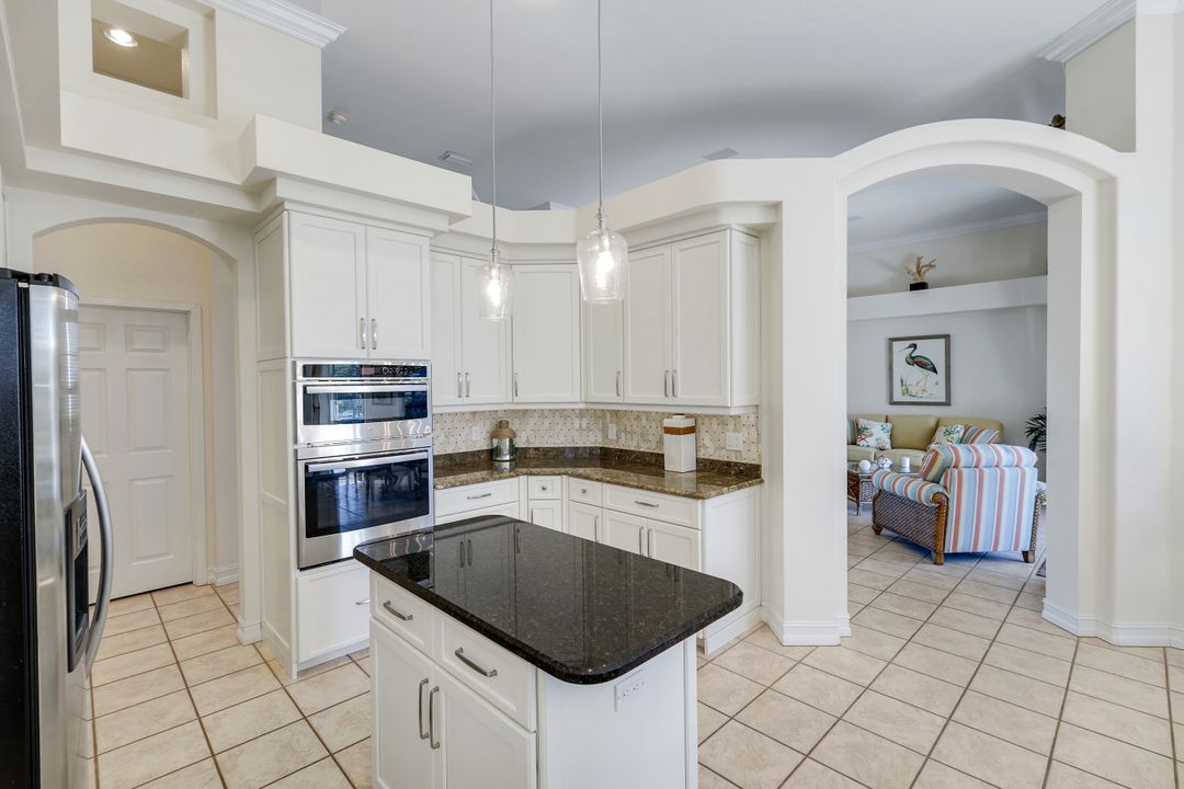 2022 El Dorado Pkwy W, Cape Coral, FL 33914