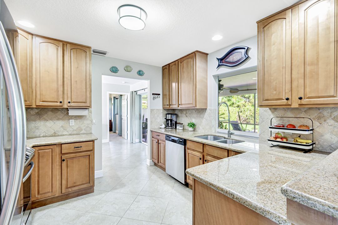 39 Mentor Dr, Naples, FL 34110