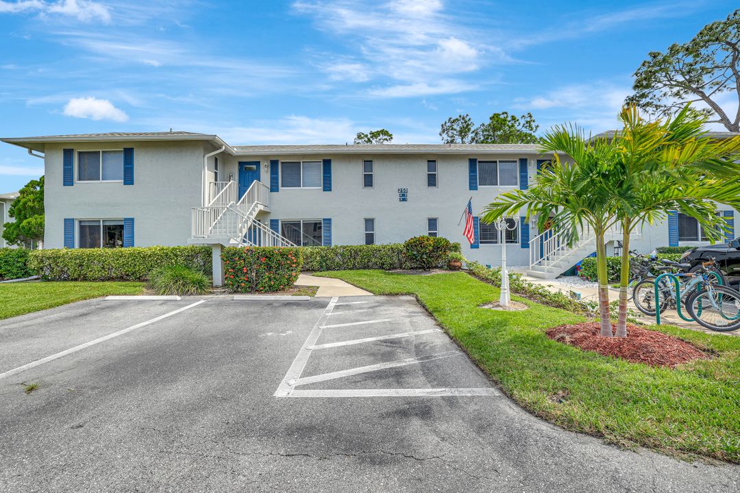 250 Candycane Ln #3, Naples, FL 34112
