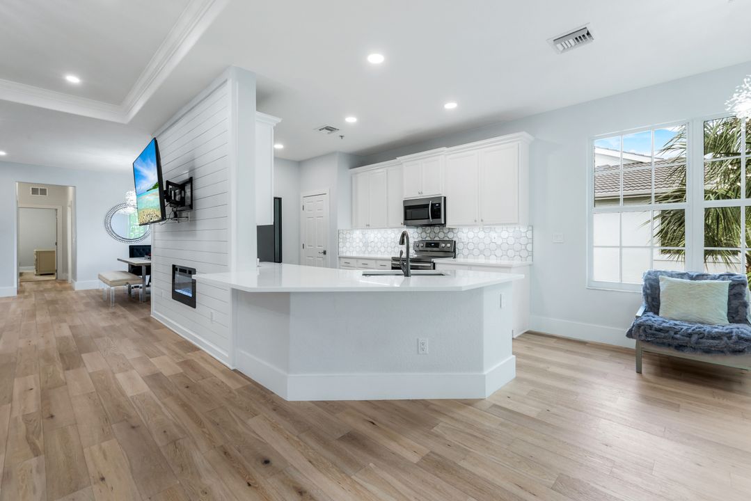 12858 Carrington Cir #201, Naples, FL 34105