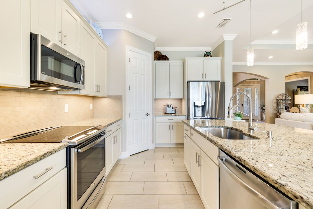 10437 Solaro St, Fort Myers, FL 33913