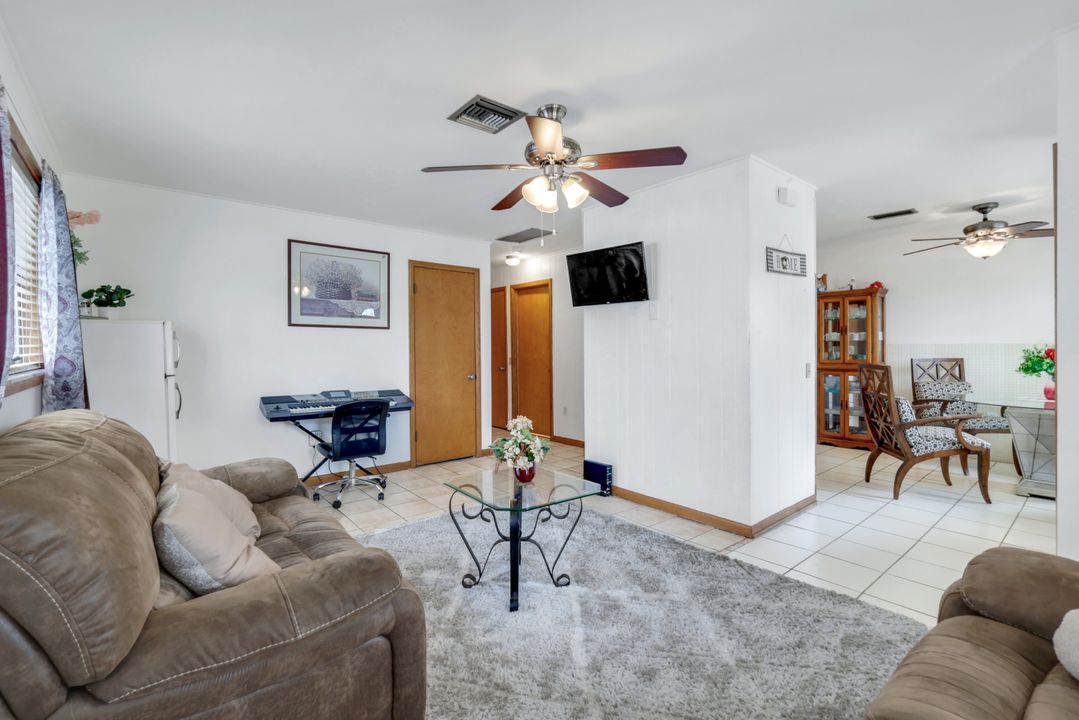 512 105th Ave N #1-2, Naples, FL 34108