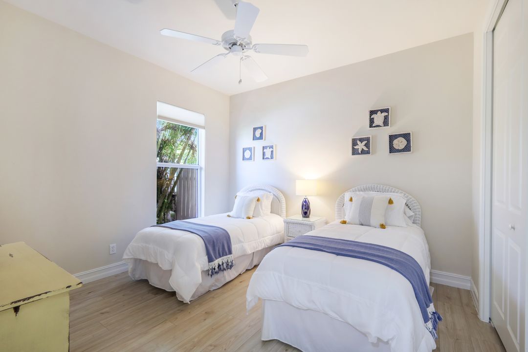 687 106th Ave N, Naples, FL 34108