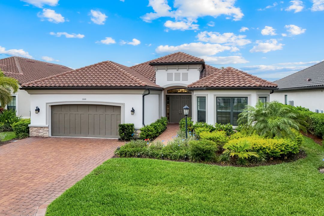 11641 Canal Grande Dr, Miromar Lakes, FL 33913