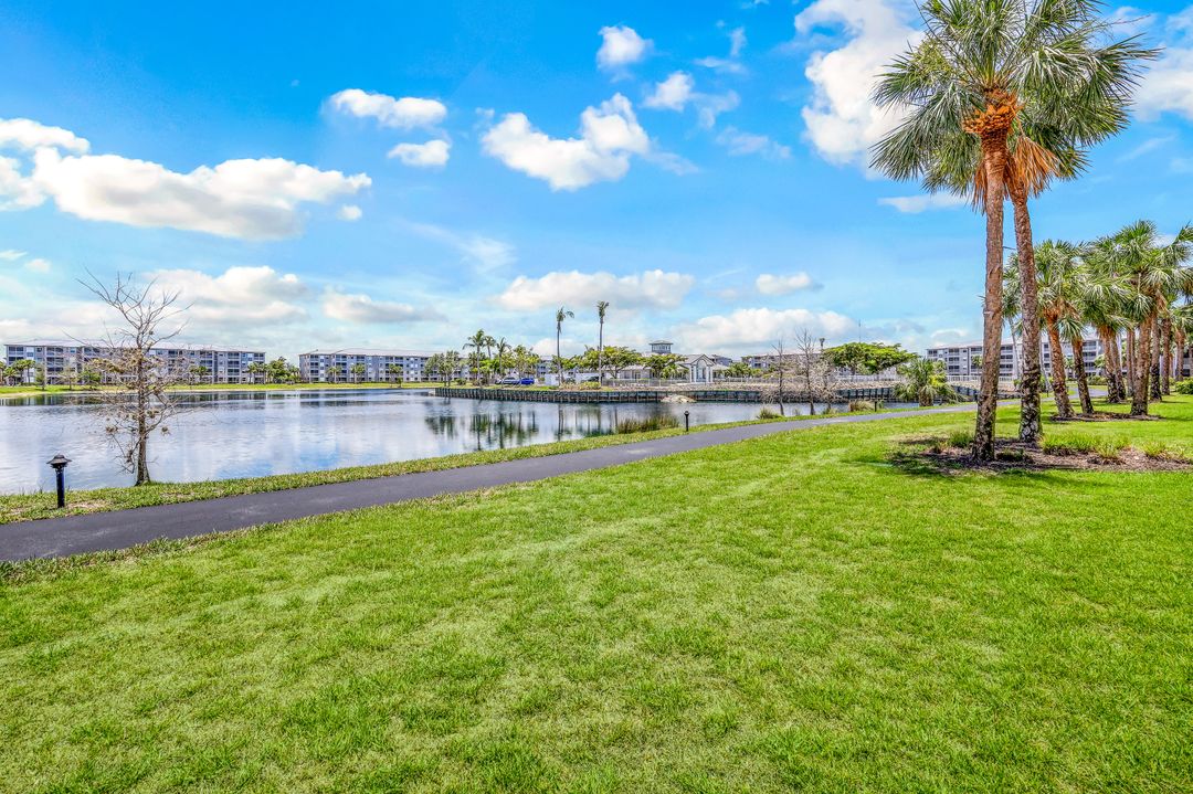 16685 Lake Cir Dr #1044, Fort Myers, FL 33908