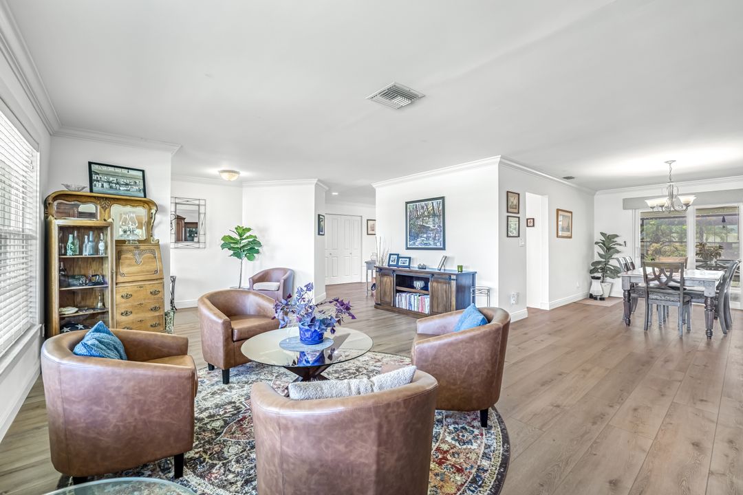 401 Panay Ave, Naples, FL 34113