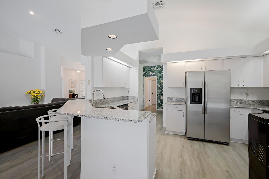 6785 Berwick Pl, Naples, FL 34104