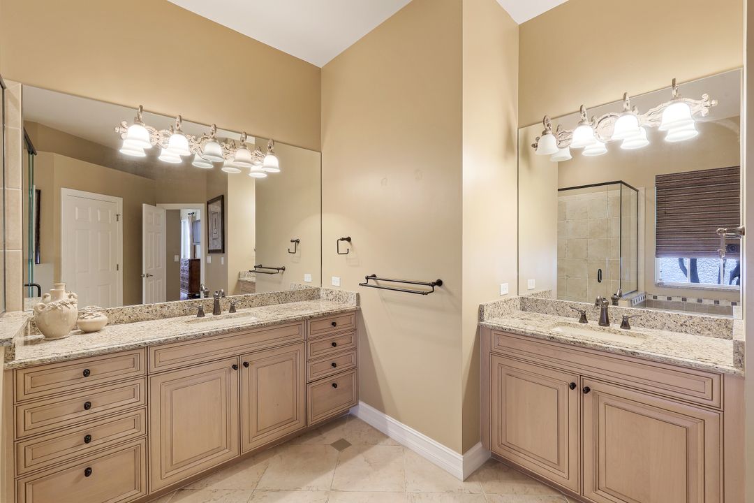 23628 Via Carino Ln, Bonita Springs, FL 34135