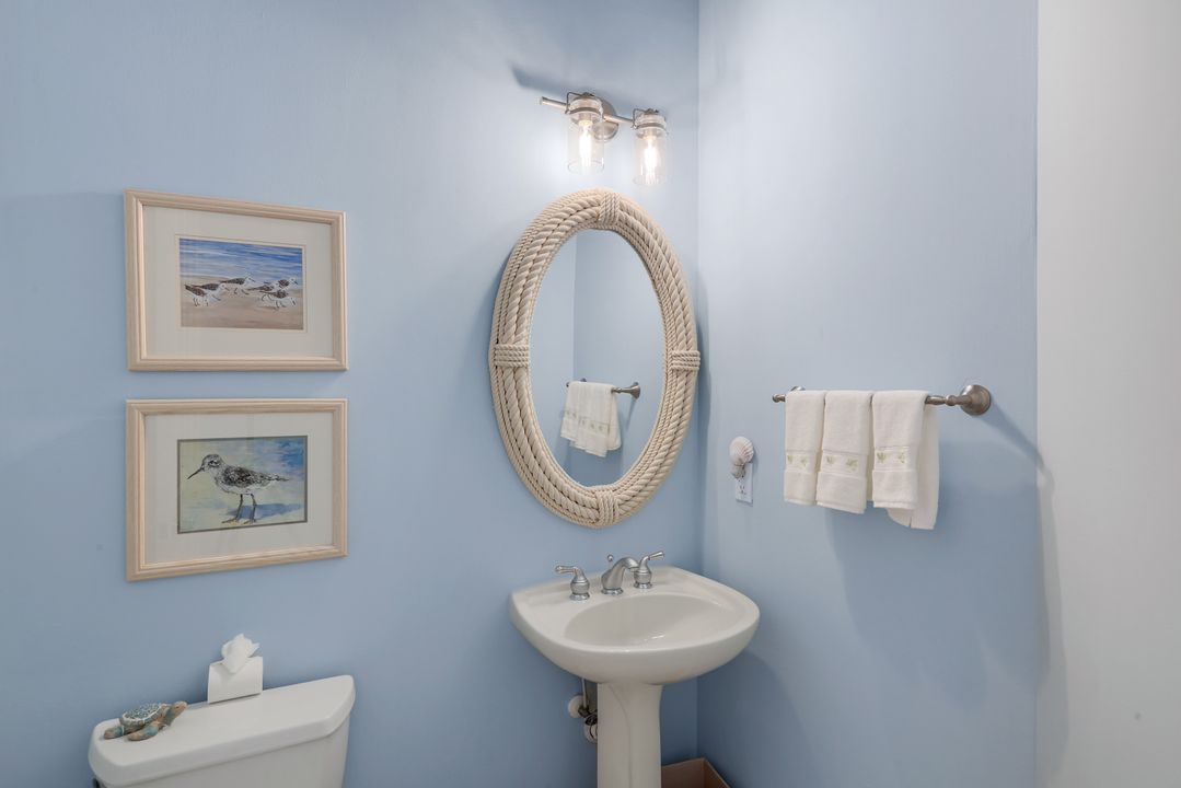 9002 Shenendoah Cir, Naples, FL 34113