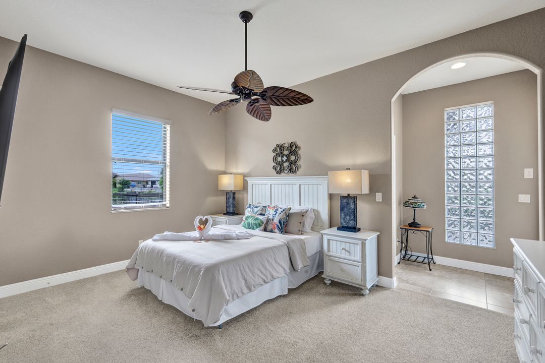 2033 SE 7th St, Cape Coral, FL 33990