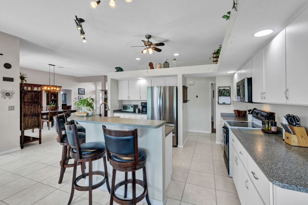 2118 SE 18th Ave, Cape Coral, FL 33990