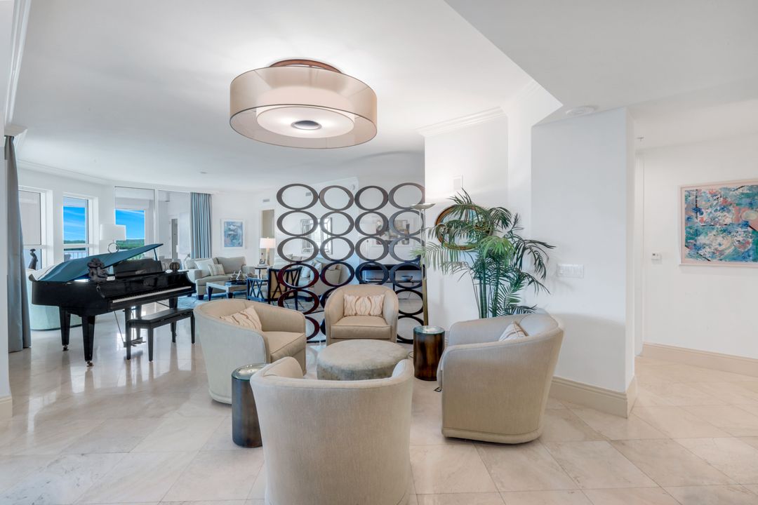 285 Grande Way #503, Naples, FL 34110