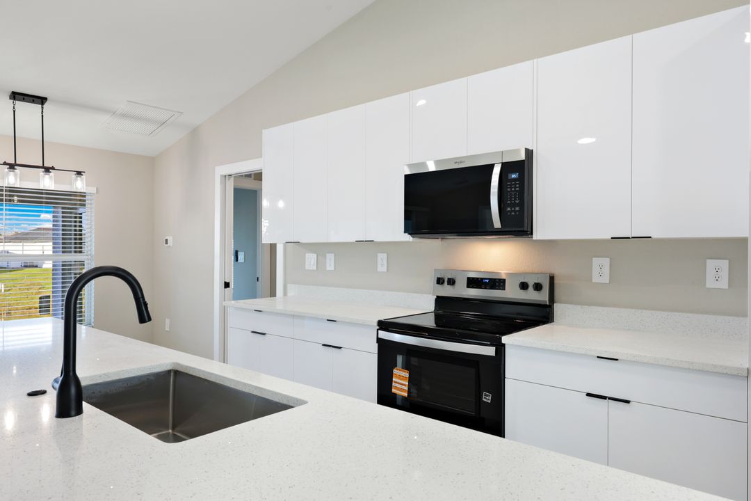 2013 NW 20th Terrace, Cape Coral, FL 33993