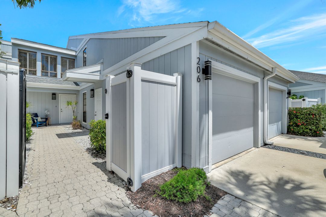 206 Woodshire Ln, Naples, FL 34105