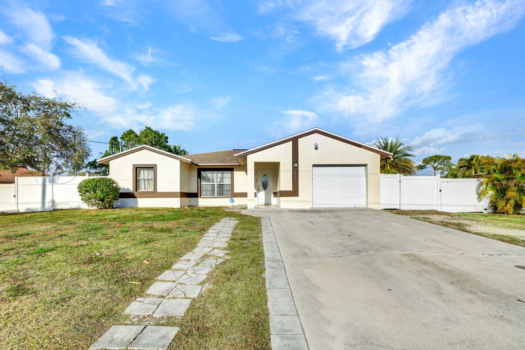 2540 47th Terrace SW, Naples, FL 34116