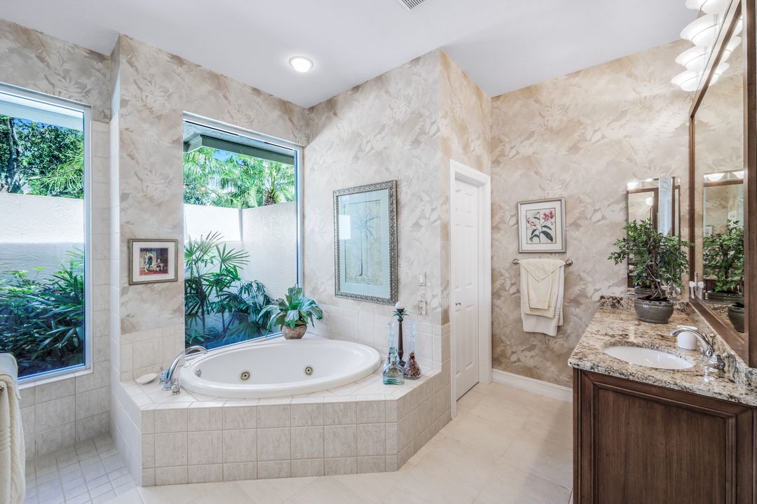 10005 Idle Pine Ln, Estero, FL 34135