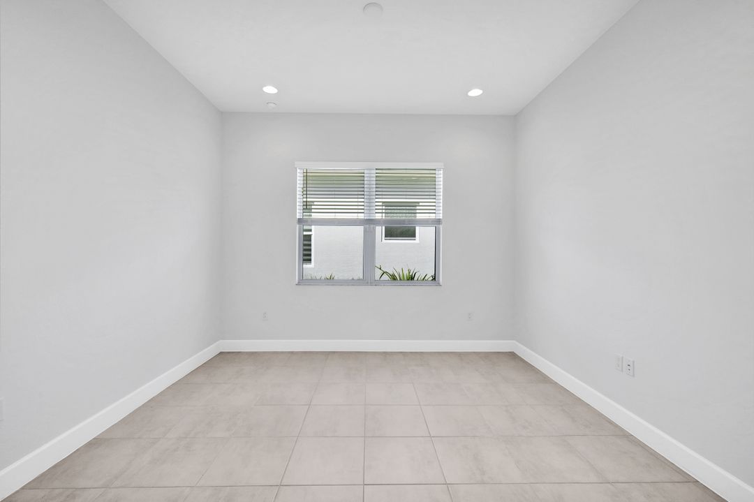 12261 Windamere Trl, Naples, FL 34120