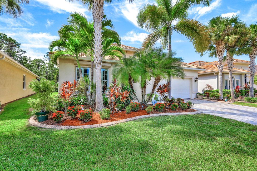8130 Valiant Dr, Naples, FL 34104