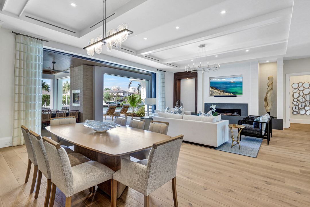 3637 Crayton Rd, Naples, FL 34103