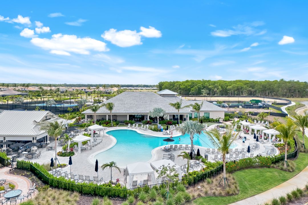 15460 Turin Dr, Naples, FL 34114