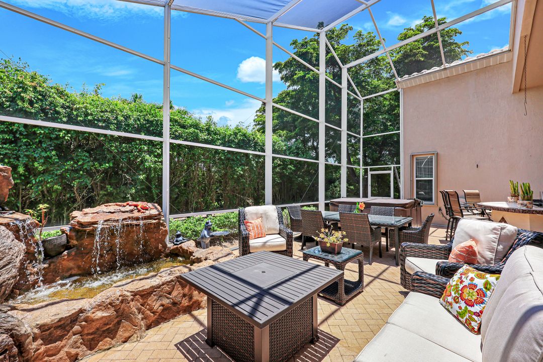 20552 Foxworth Cir, Estero, FL 33928