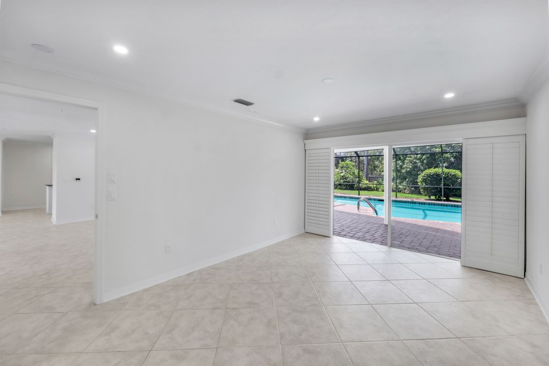 750 Southern Pines Dr, Naples, FL 34103