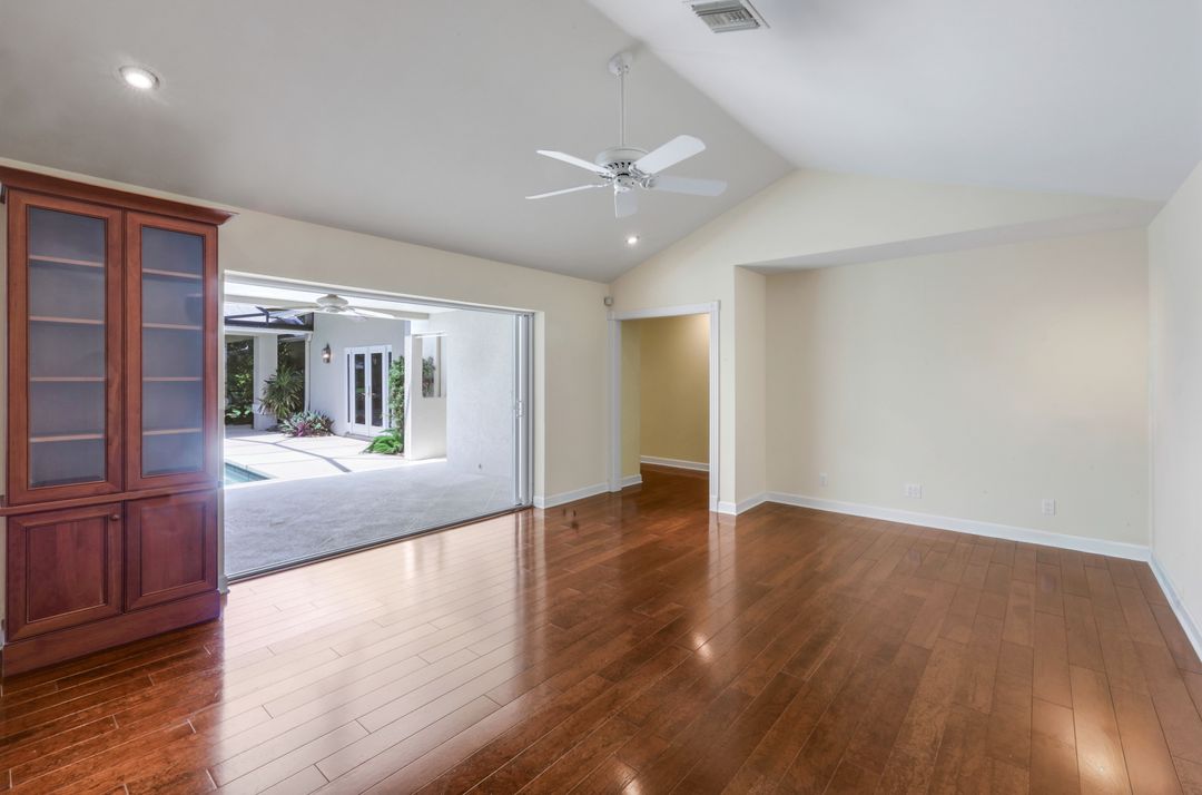 675 Murex Dr, Naples, FL 34102
