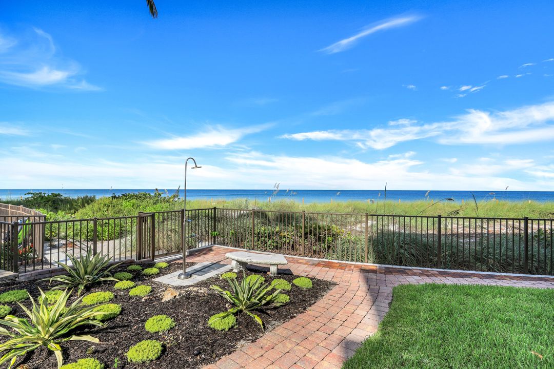 1977 Gulf Shore Blvd N #503, Naples, FL 34102