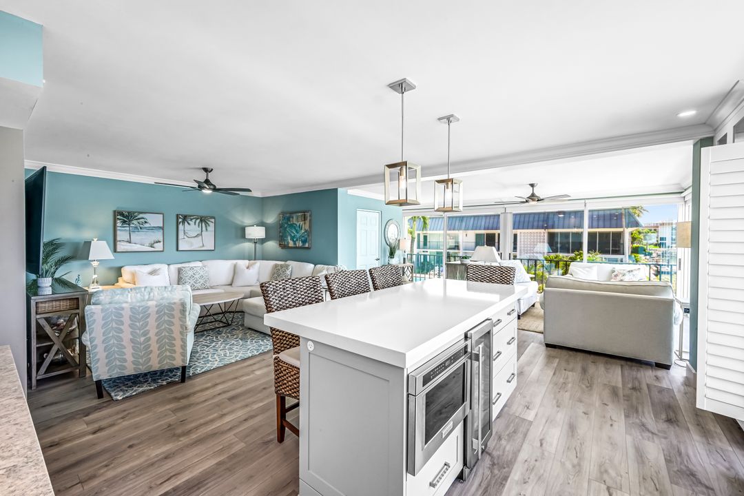 333 Harbour Dr #201, Naples, FL 34103