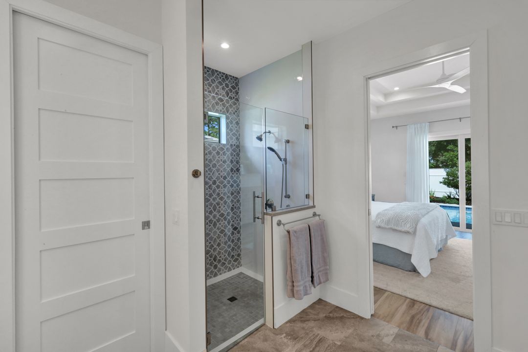 553 106th Ave N, Naples, FL 34108