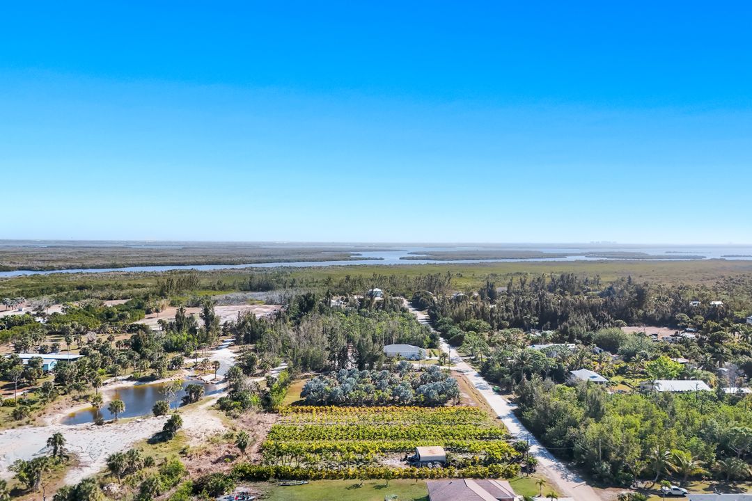 4442 Courtney Rd, Saint James City, FL 33956