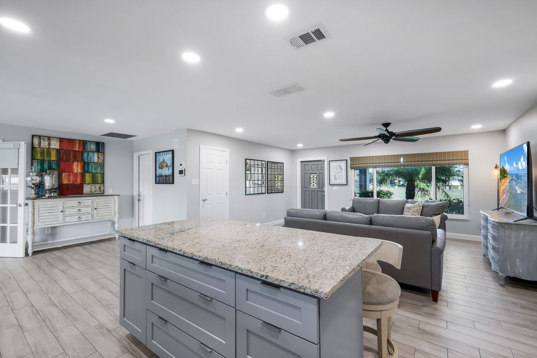 5614 De Soto Ct, Cape Coral, FL 33904