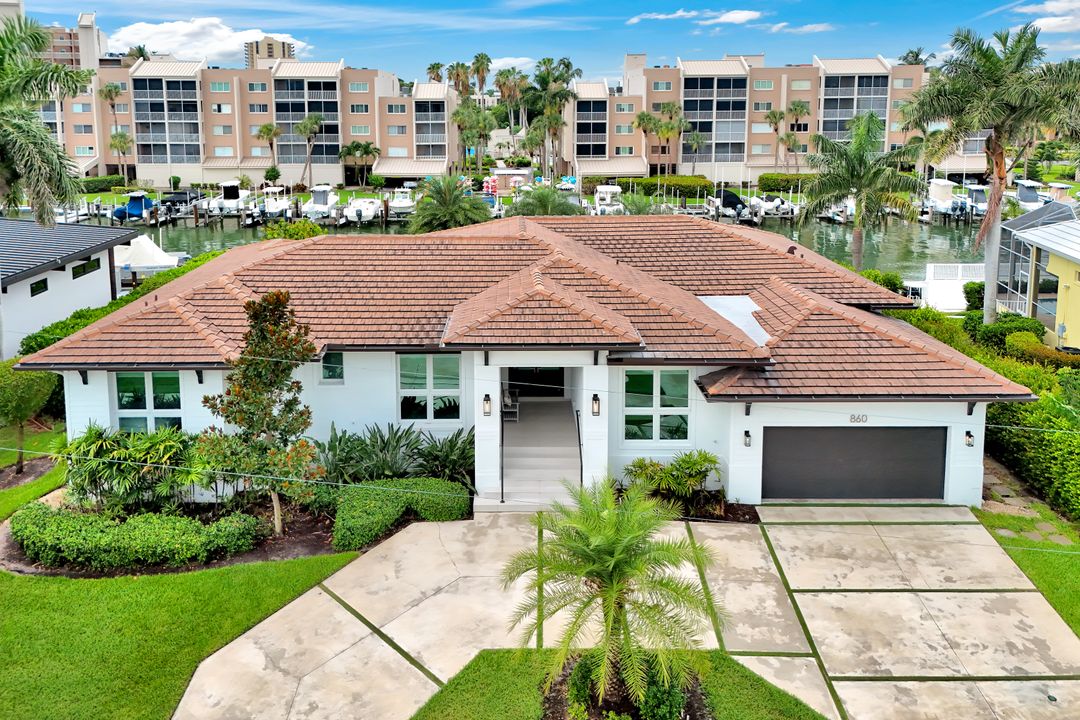 860 Partridge Ct, Marco Island, FL 34145