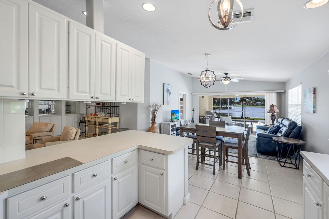4251 Redonda Ln, Naples, FL 34119