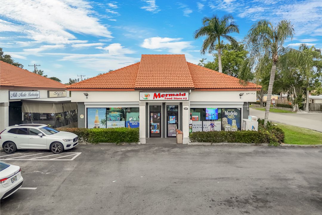 10265 Tamiami Trl N, Naples, FL 34108