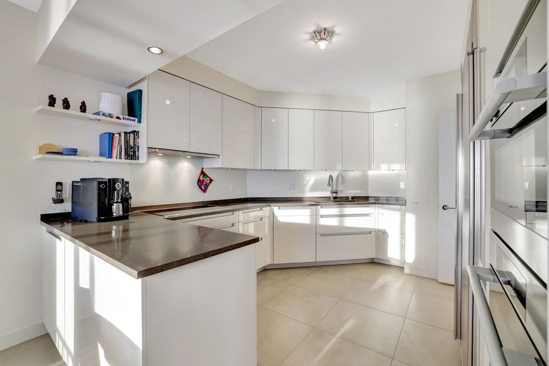 8111 Bay Colony Dr #1102, Naples, FL 34108