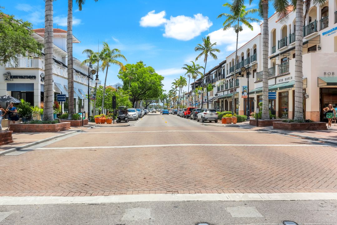 875 6th Ave S #303, Naples, FL 34102