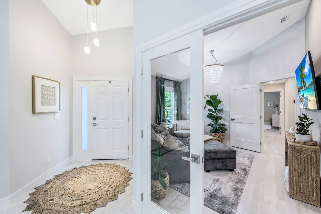 1262 Silverstrand Dr, Naples, FL 34110