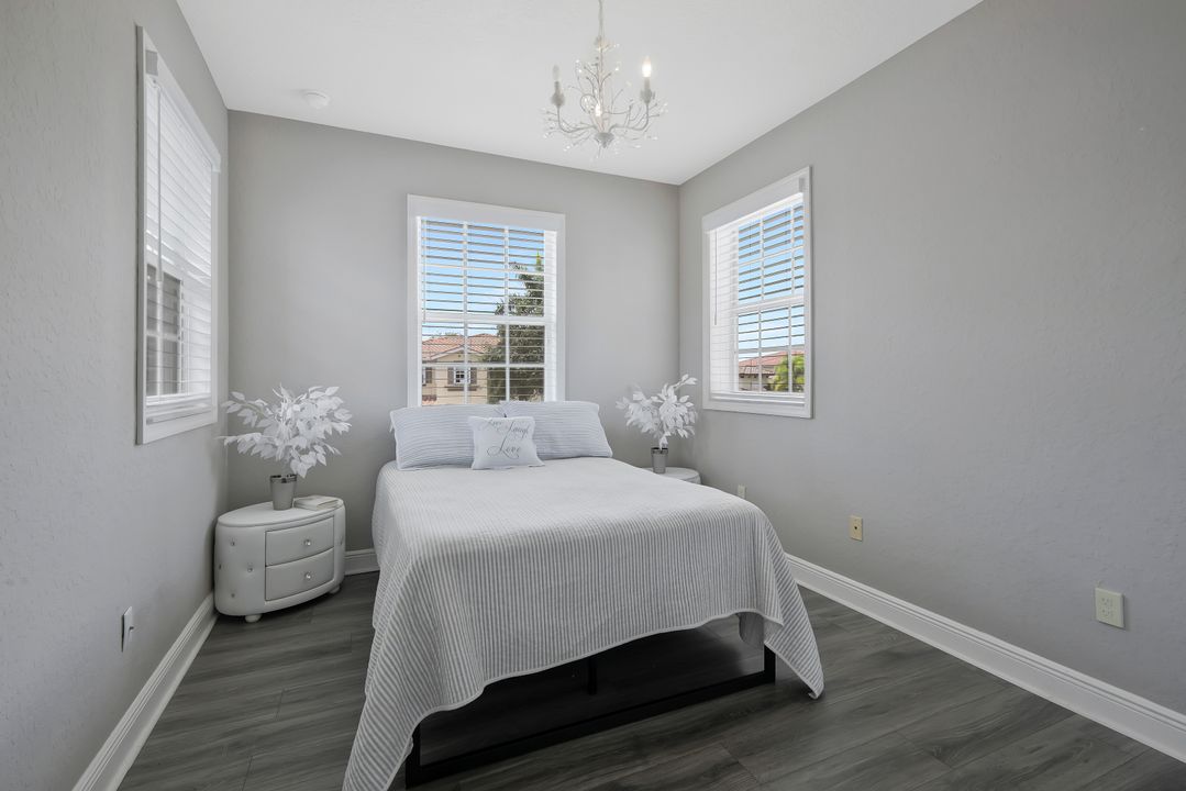 1711 Sarazen Pl, Naples, FL 34120
