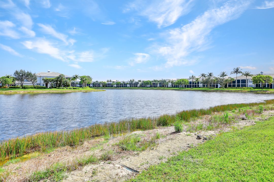 9235 Tesoro Ln #4-202, Naples, FL 34114