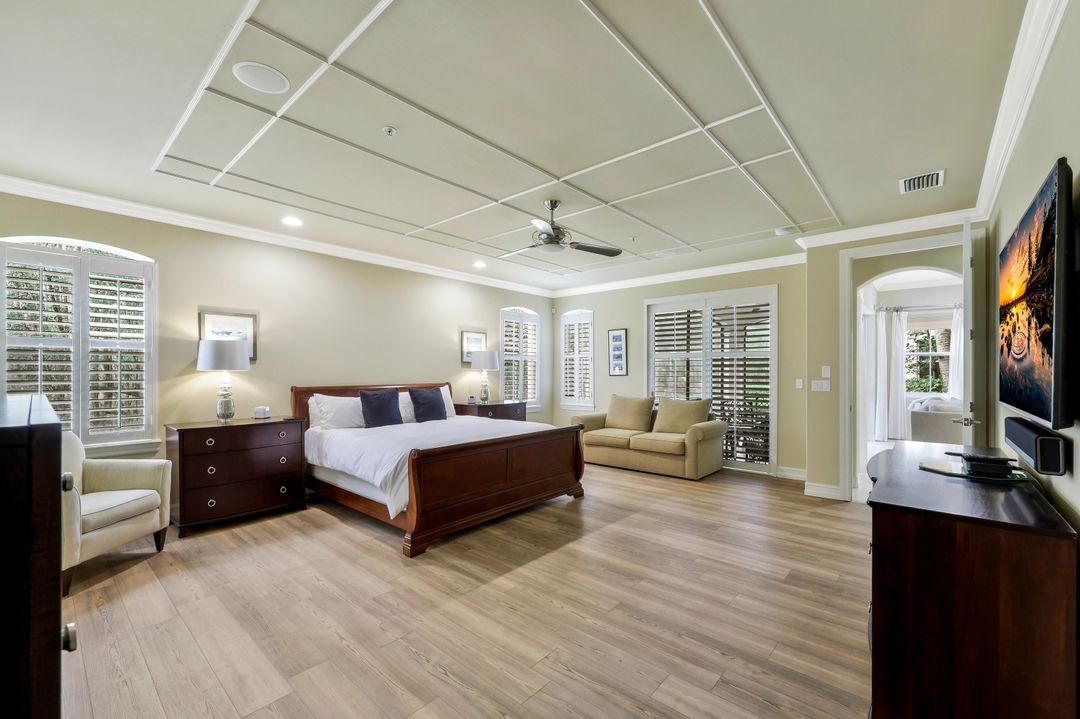 2809 Tiburon Blvd E #101, Naples, FL 34109
