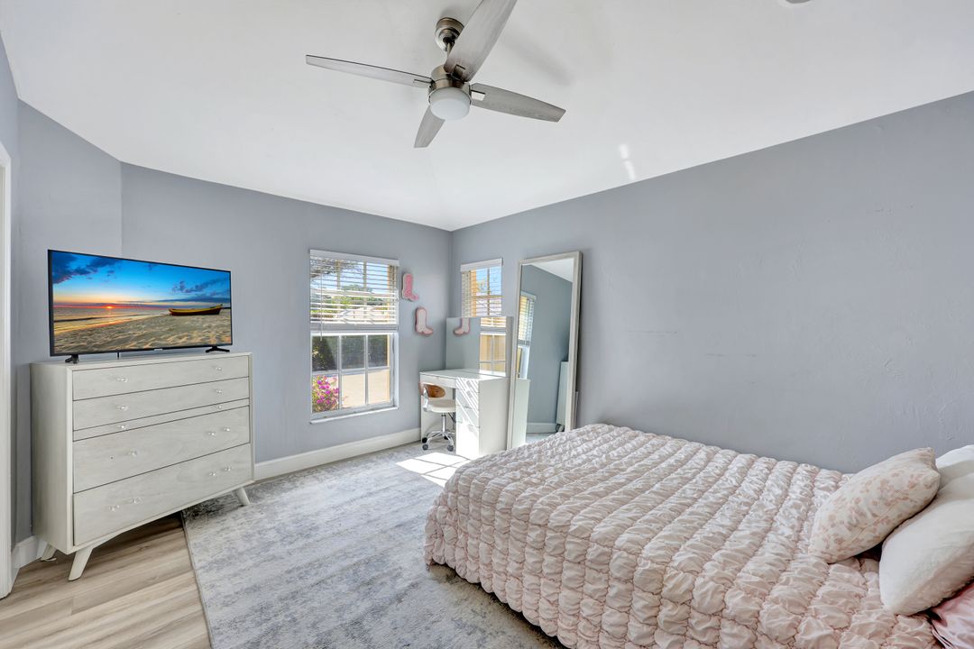 5138 Kristin Ct, Naples, FL 34105