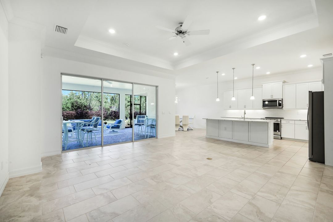 28105 Captiva Shell Lp, Bonita Springs, FL 34135
