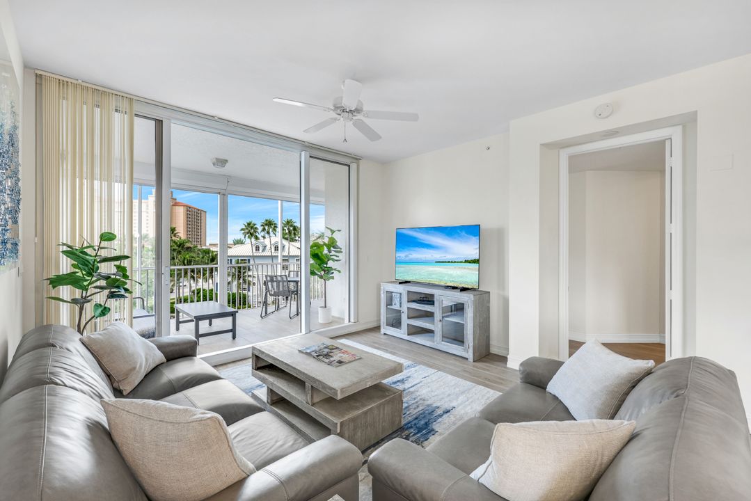 400 Flagship Dr, Naples, FL 34108