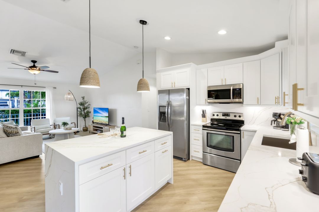 3322 Oasis Blvd, Cape Coral, FL 33914