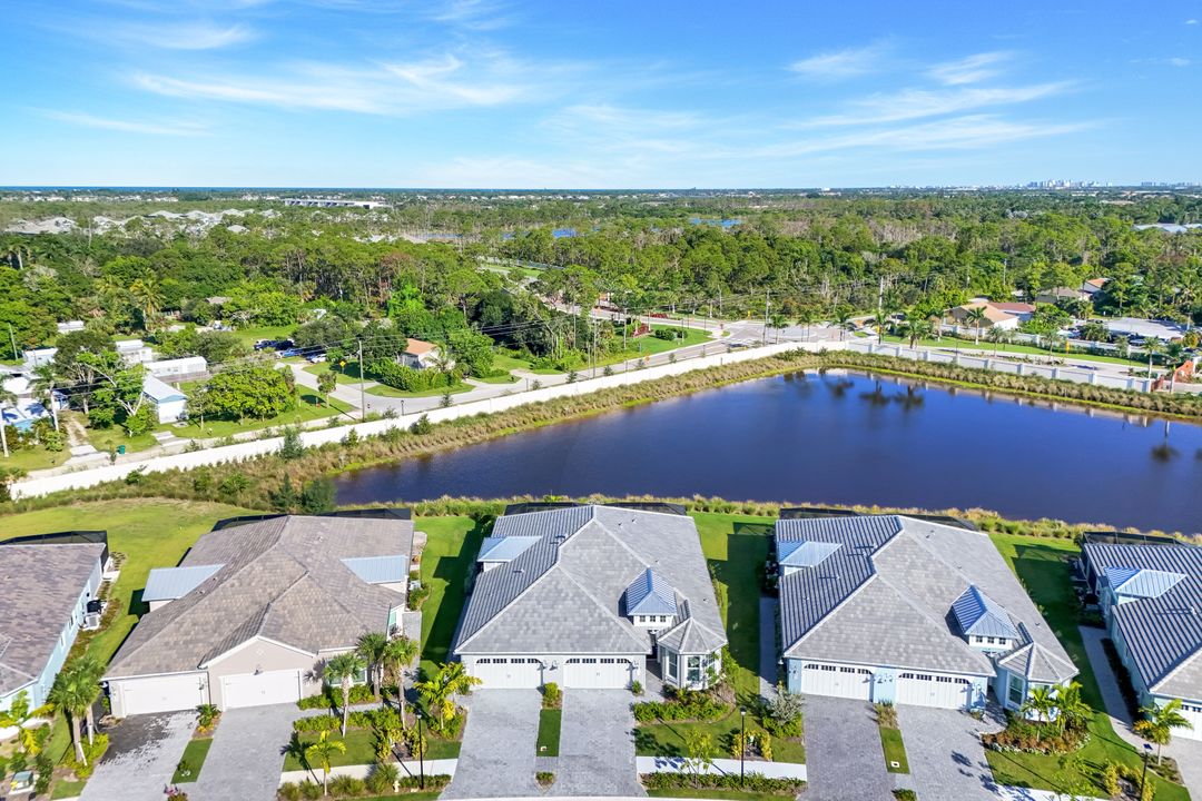 8825 Yucatan Ct, Naples, FL 34112