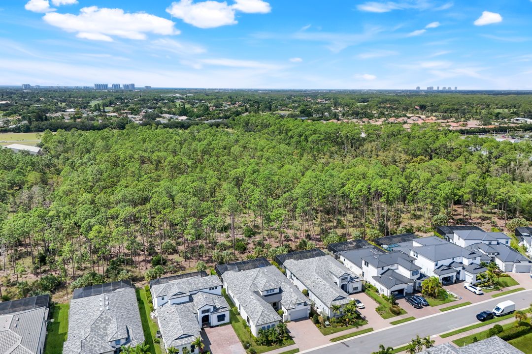 16221 Verilyn Cir, Naples, FL 34110