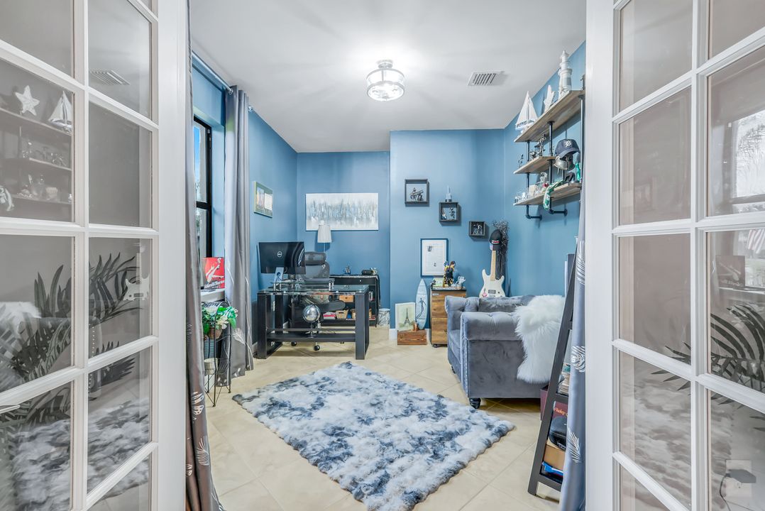 7659 Jacaranda Ln, Naples, FL 34114