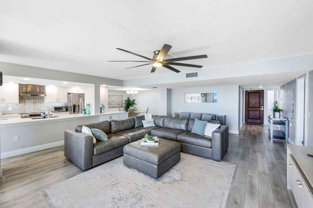 10951 Gulf Shore Dr #1202, Naples, FL 34108