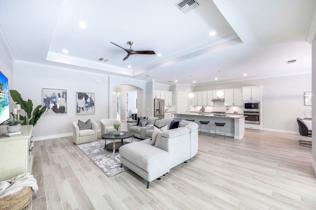 2130 Antigua Ln, Naples, FL 34120